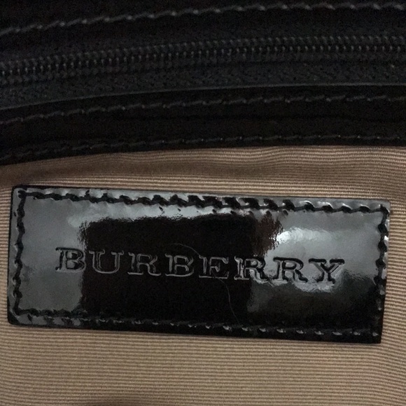 woman’s Burberry Classic Tote Handbag - Picture 4 of 11